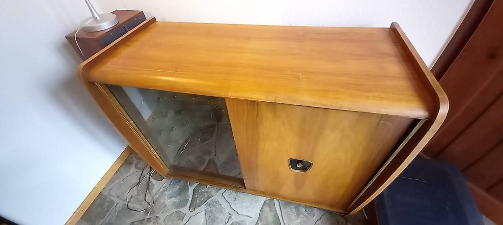 Vitrinen: Vintage Retro Vitrine / Bar / Schrank – Gebraucht aus Salez von EMERCARO 1