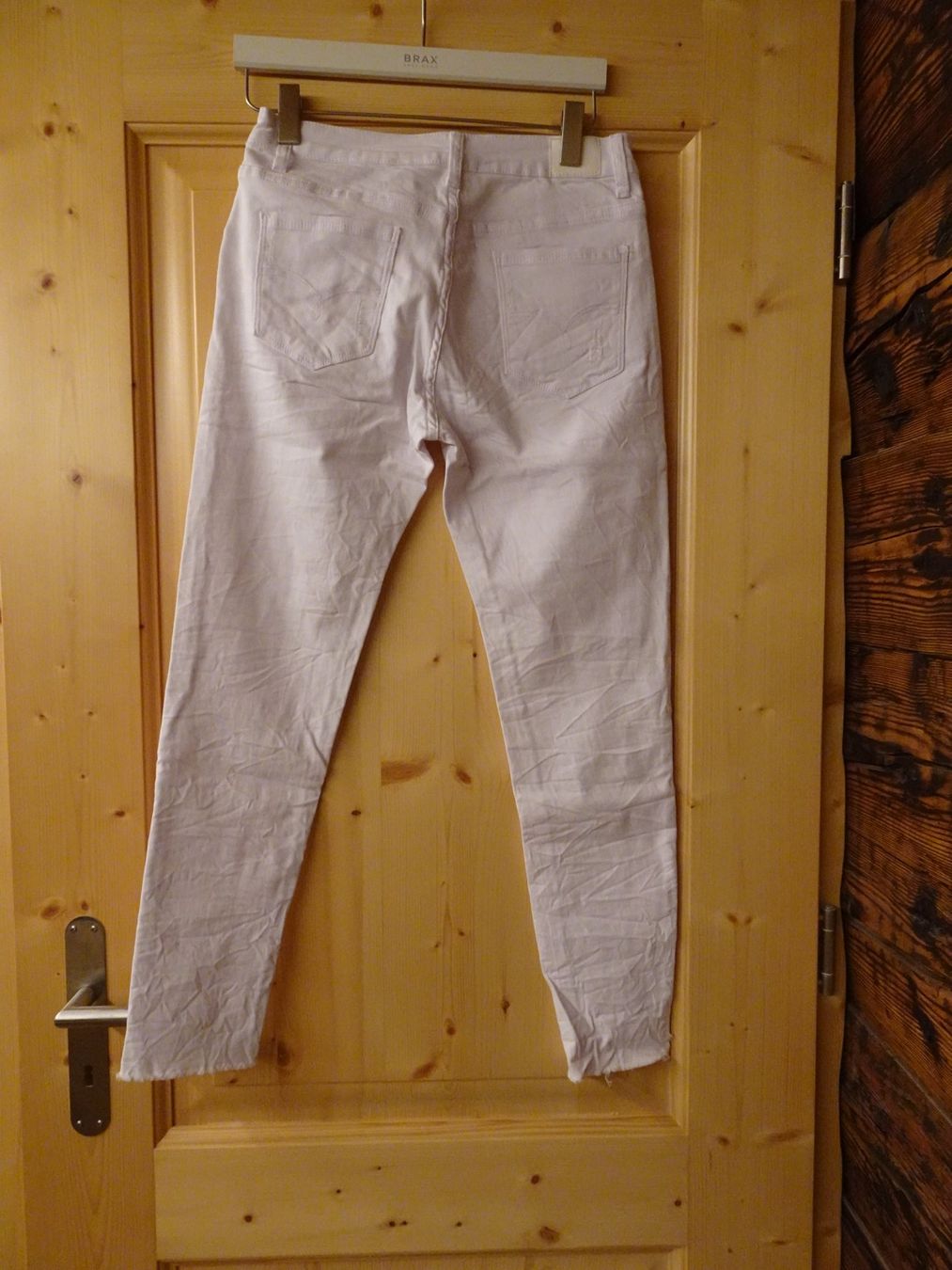Jeans: Damen Stretch Jeans weiss Gr. ca 40 - 42673 – Usato da Küssnacht am Rigi venduto da Good4Deckeli 1