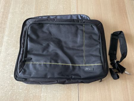 Targus Laptoptasche schwarz mit Schultergurt gebraucht