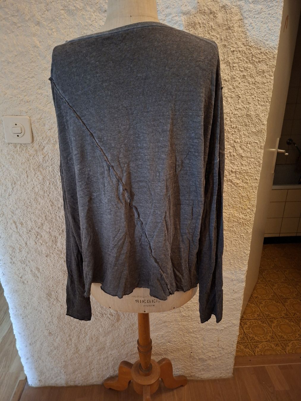 Pulls & Sweat-shirts: Pull en lin Umit Unal gris – Neuf (Voir description) à Colombier NE par lou_68hw 1