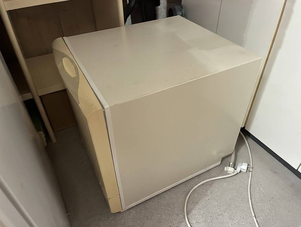 Lavastoviglie: Mini lave-vaisselle compact  idéal petite cuisine / studio – Usato da Montreux venduto da Brainless_the_swiss 3
