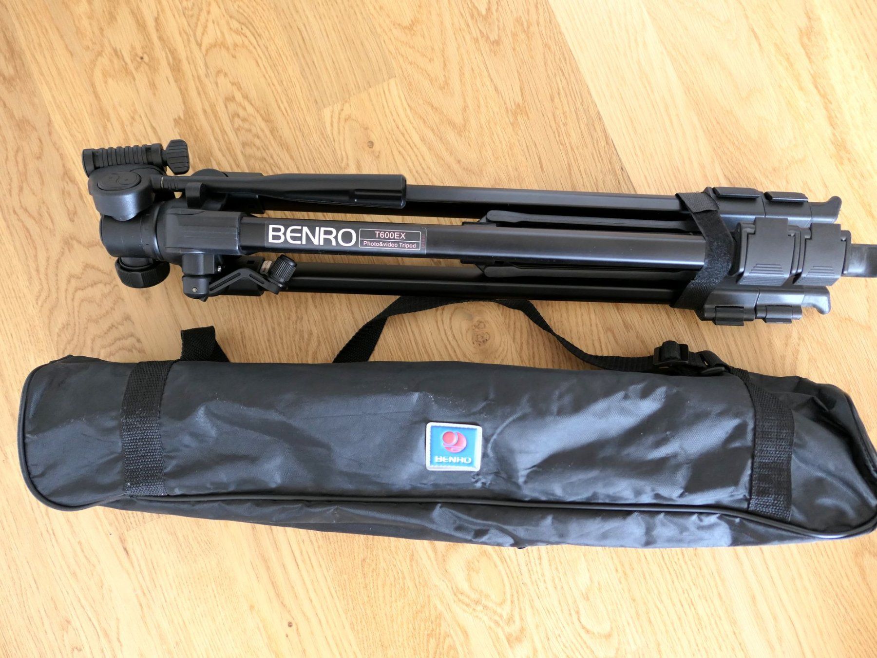 Benro Treppiedi & Teste: Benro Kamera-Stativ – Usato da Wetzikon ZH venduto da mst05