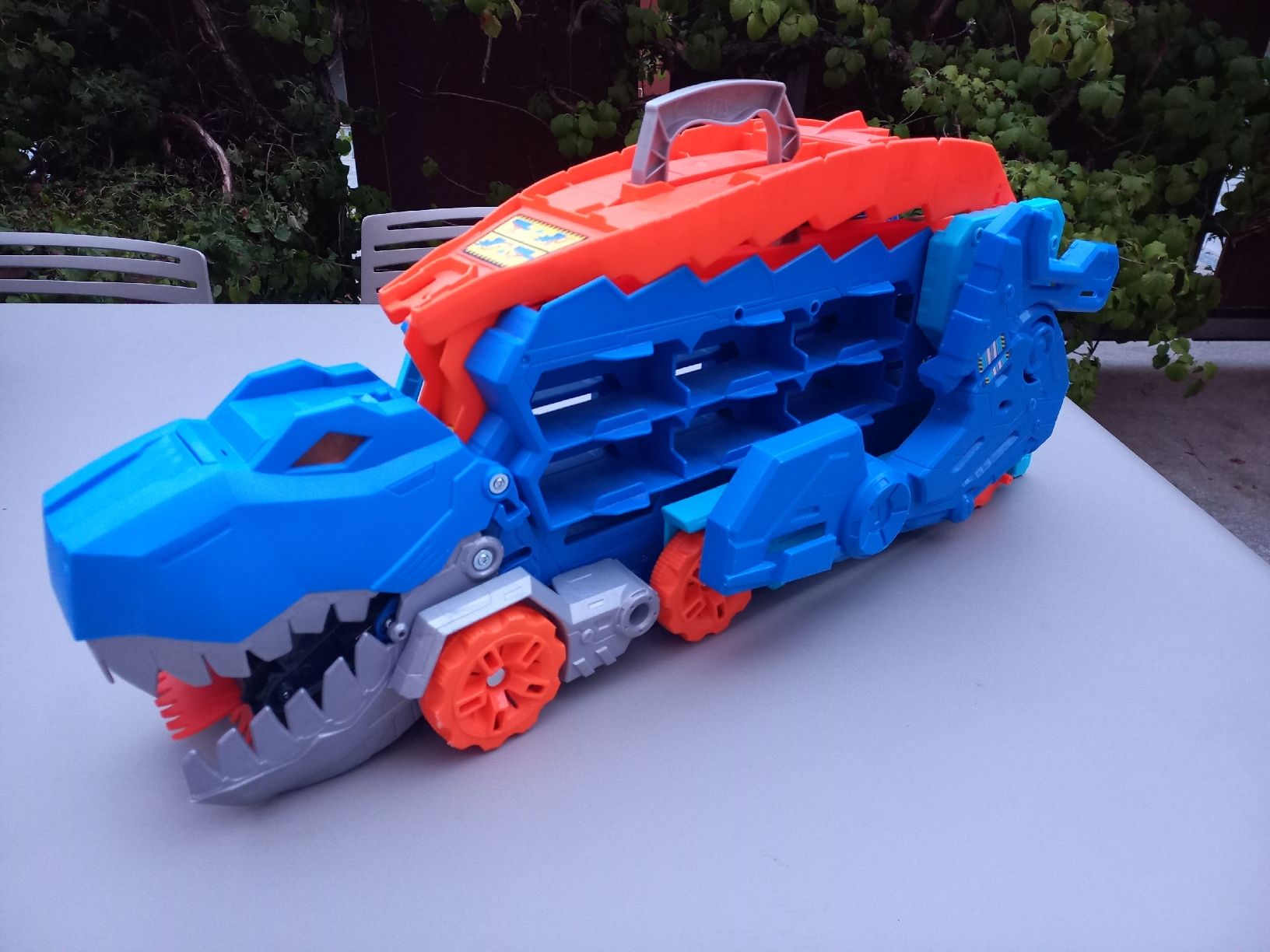 Hot Wheels Giocattoli: Hot Wheels City T-Rex Transporter – Usato da Kilchberg ZH venduto da Fast-Forward 2
