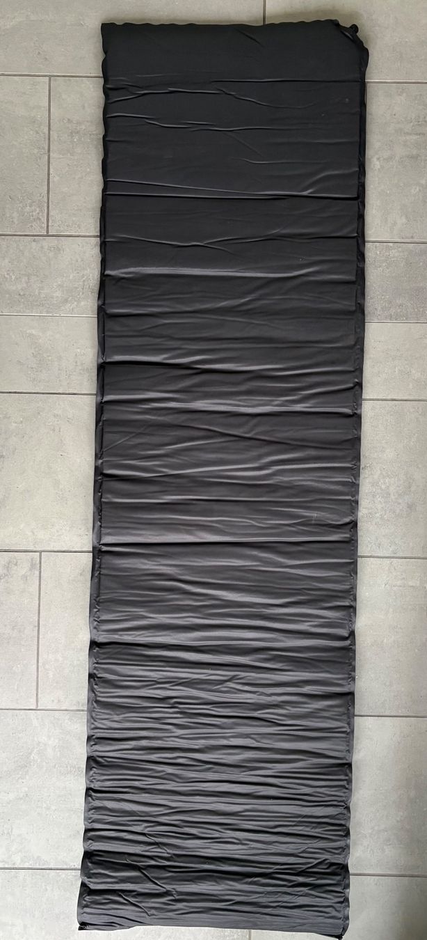 Tappetini fitness: NRS aufblasbare Isomatte in super Zustand – Usato da Lachen SZ venduto da Lachen-8853 3