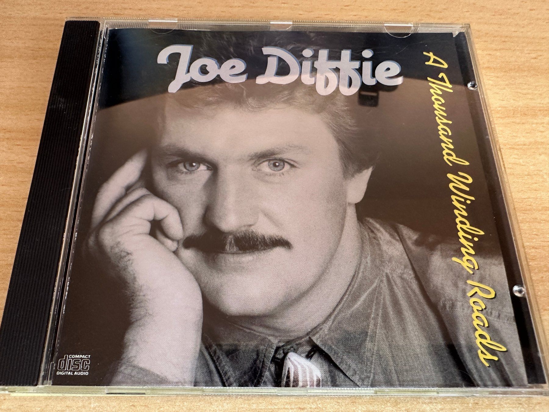 CD: Joe Diffie – A Thousand Winding Roads – Usato da Rikon im Tösstal venduto da Alpenmutz
