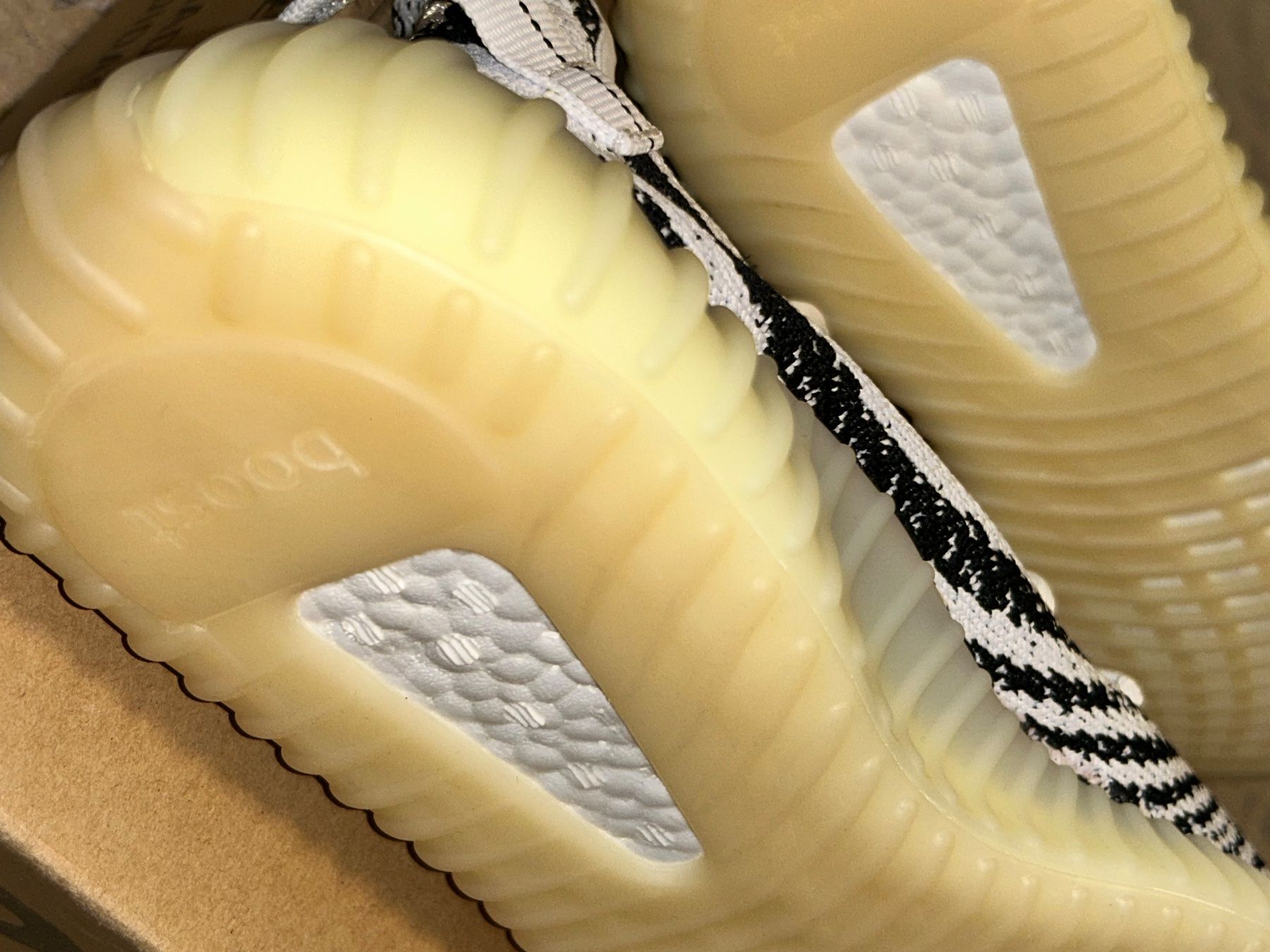 Scarpe da uomo: Yeezy Boost 350 V2 Zebra – Usato da Zürich venduto da DekOandCo 4