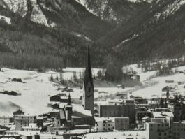 Davos gegen Tinzenhorn und Piz Michèl , Kirche 1965