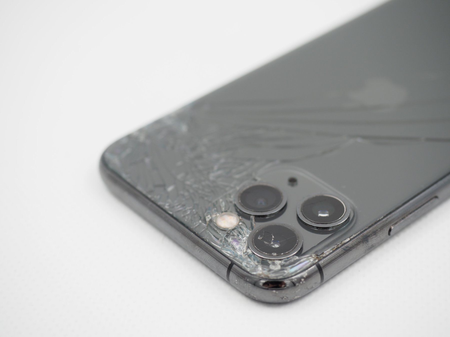Apple Handys / Smartphones: APPLE iPhone 11 Pro iCloud gesperrt (26052716) – Defekt aus Zürich von fundsachenverkauf 6