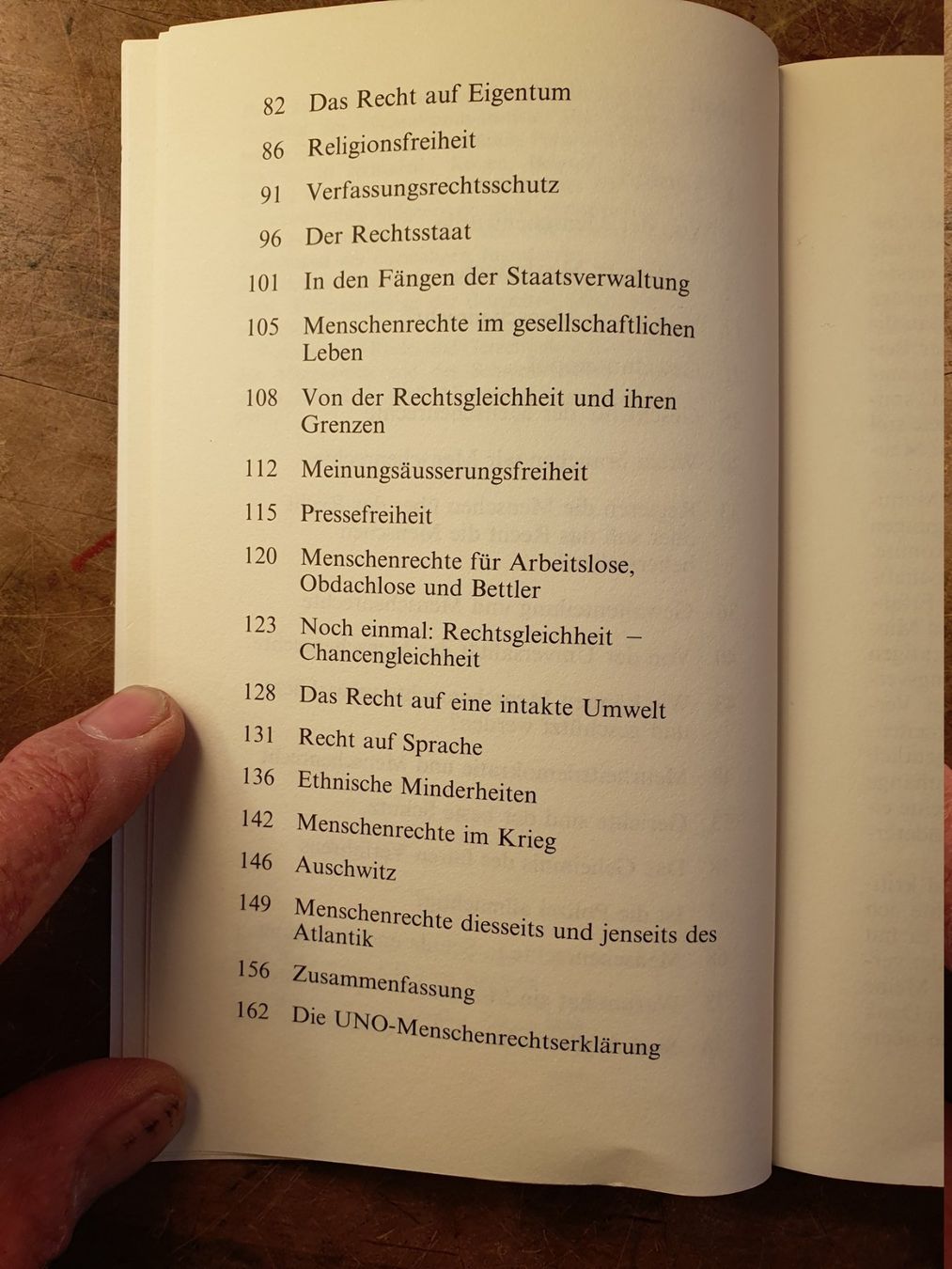 Bücher: Was sind Menschenrechte - Thomas Fleiner – Gebraucht aus Zürich von loosebone 4