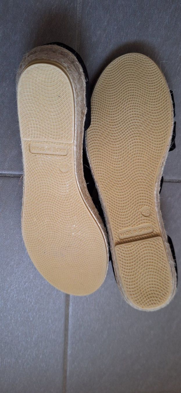 Scarpe da donna: sandale noire en cuir – Nuovo (secondo la descrizione) da Lussery-Villars venduto da pousinete02 4