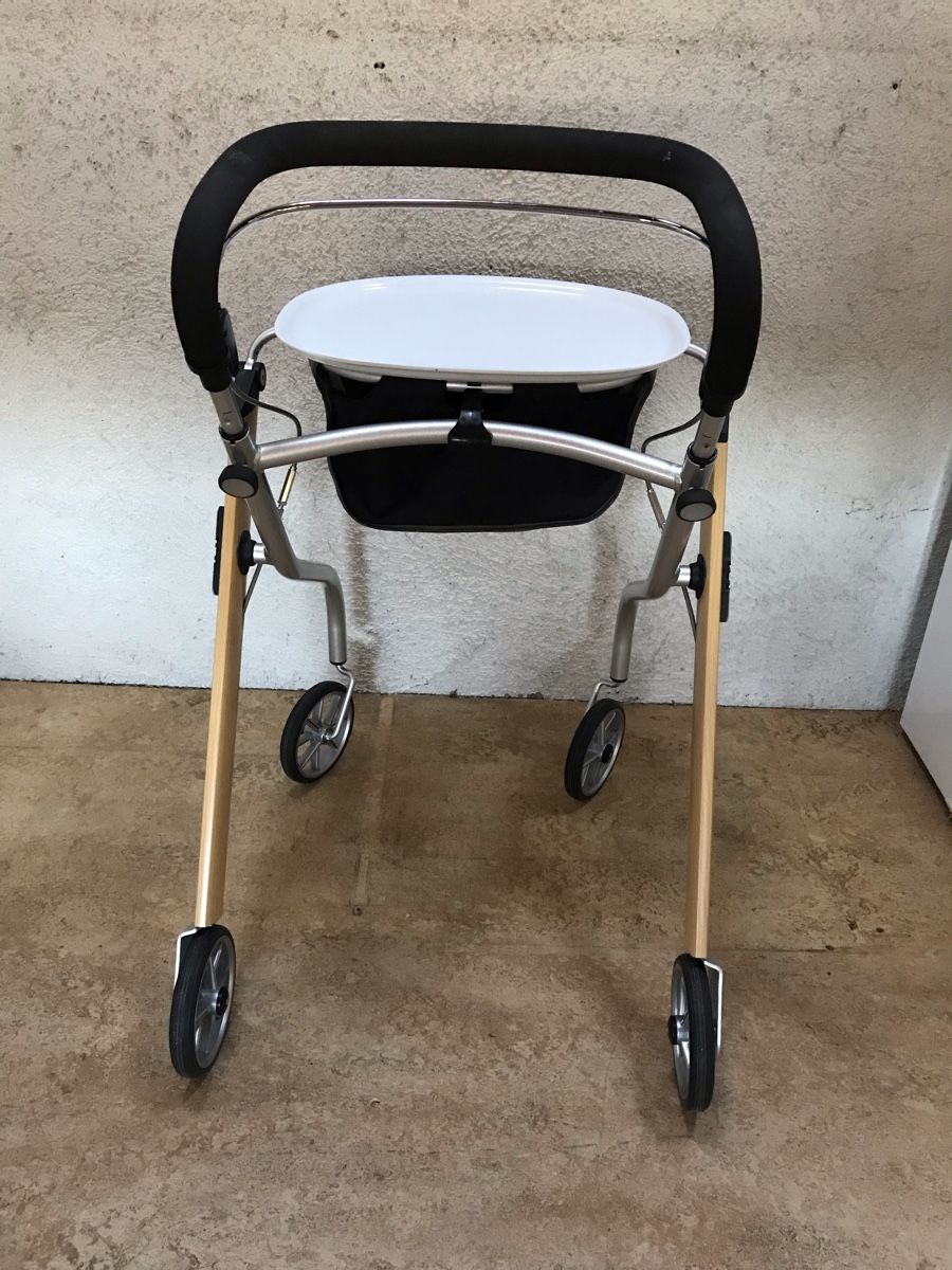 Ausili per la deambulazione: Indoor Rollator – Usato da Gelterkinden venduto da Schallgeber 1
