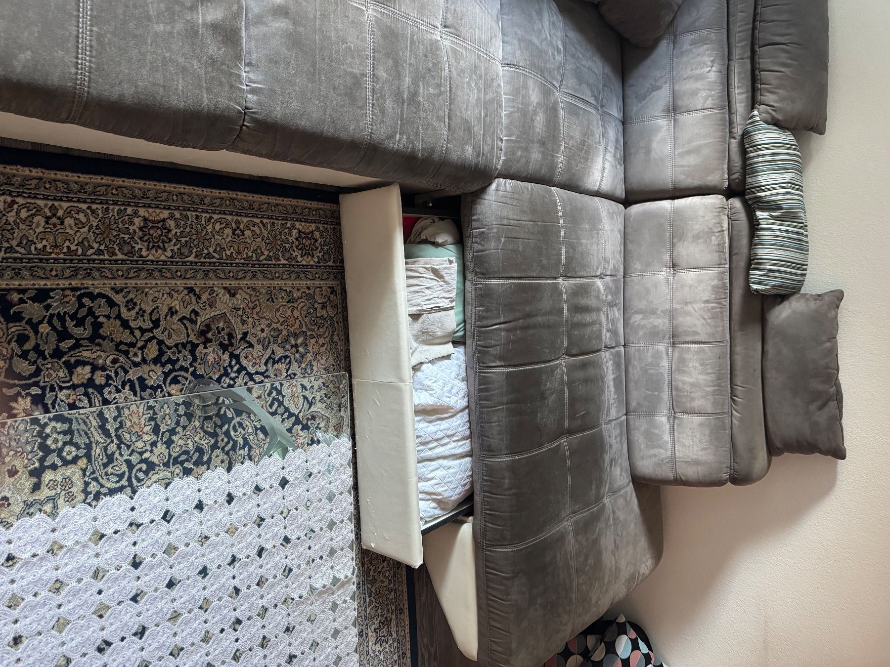 Sofas: Eckschlafsofa mit Stauraum, – Gebraucht aus Basel von pes_jd5b 1