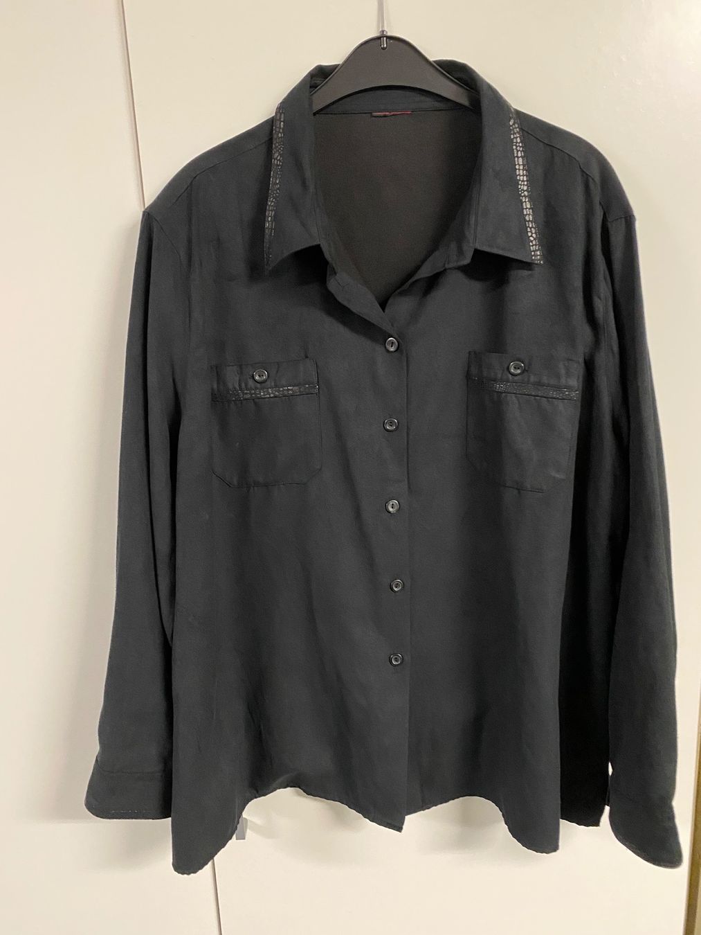 Camicette: Schwarze Damen Bluse Gr. XXL – Usato da Biel-Benken BL venduto da PANORMUS