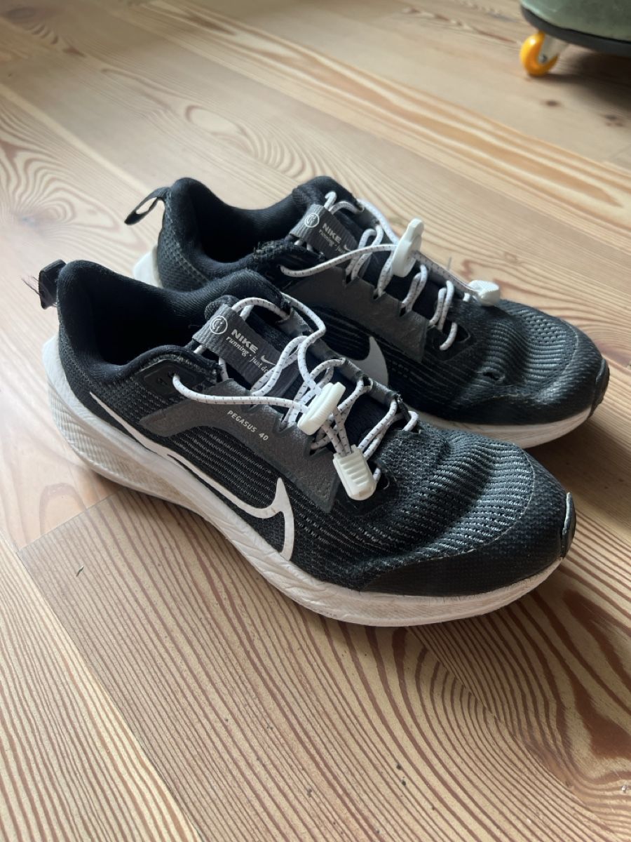 Nike Scarpe da uomo: Nike Pegasus 40 Running Shoes Size 36 – Usato da Zürich venduto da tsw_f52q 1