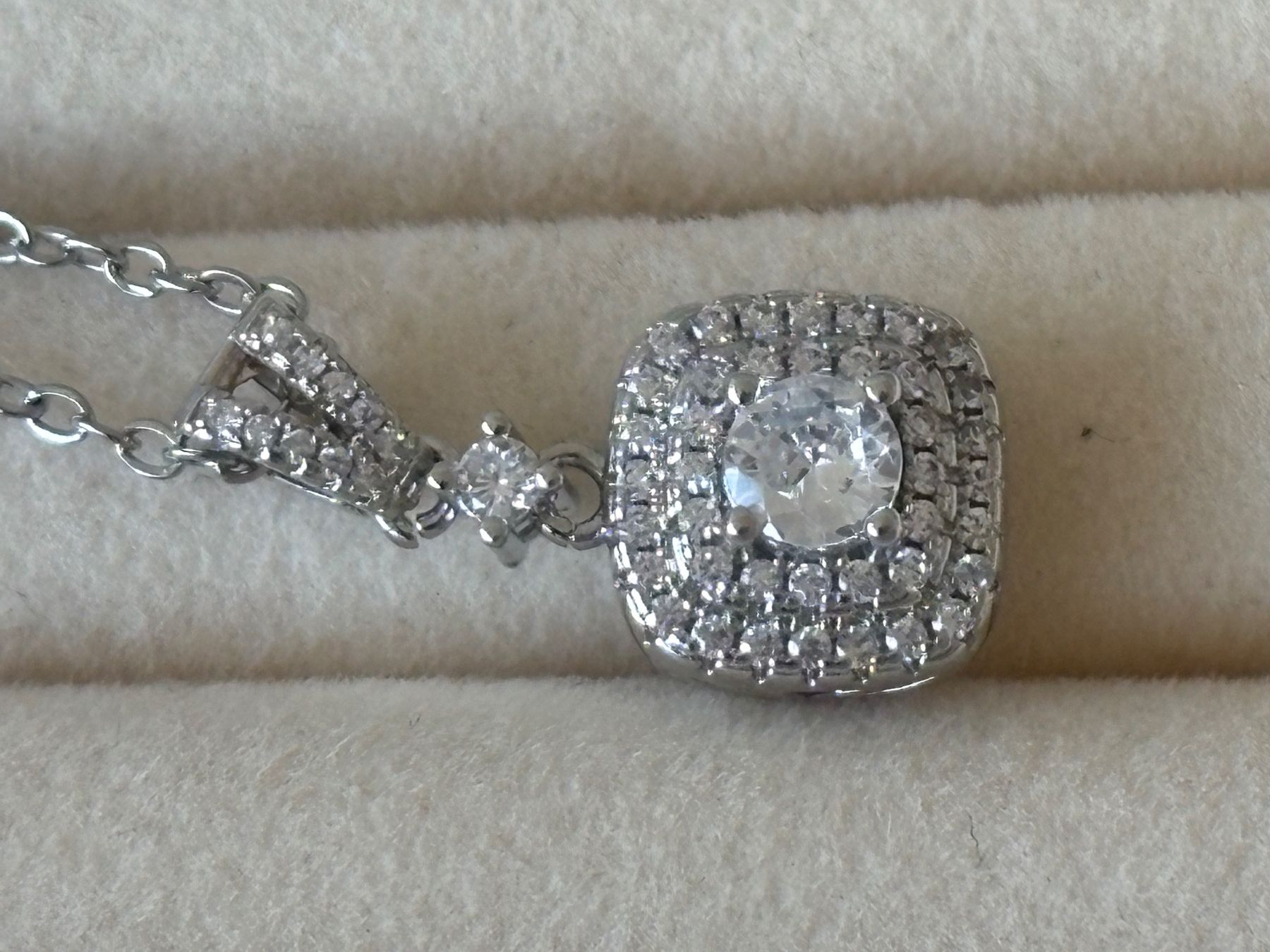 Ketten: Luxus Elegante Kette Farbe : Silber – Neu (gemäss Beschreibung) aus Biel-Bienne von Roserosse13 5