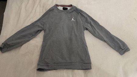 Nike Air Jordan Pullover grau