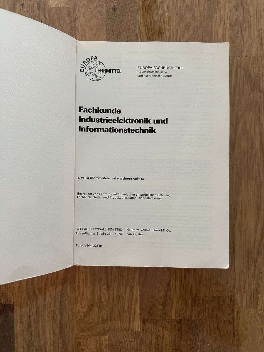 Libri: Fachkunde Industrieelektronik und Informationstechnik Buch – Nuovo (secondo la descrizione) da Ettingen venduto da fema_04 1