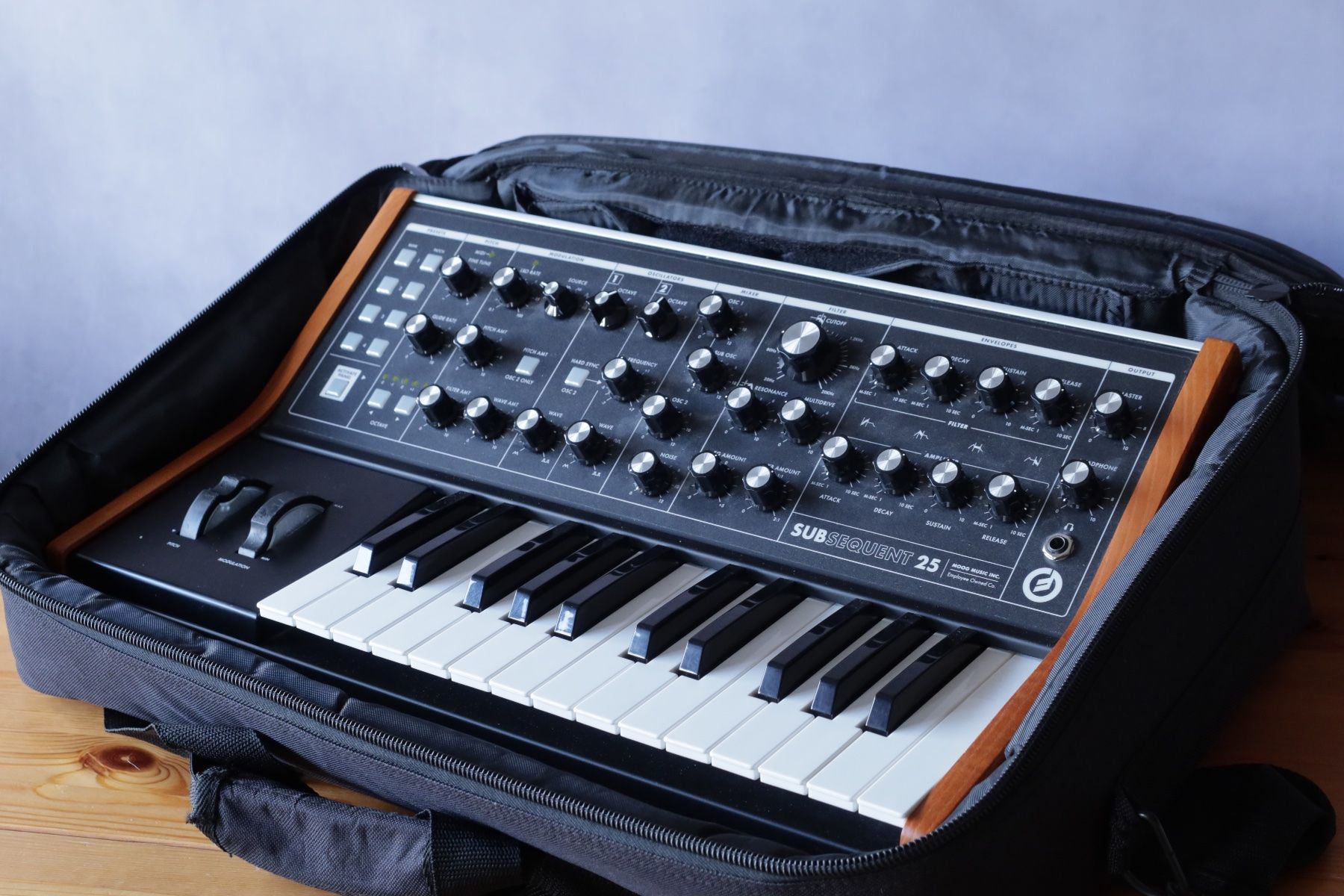 Moog Strumenti musicali: Moog Subsequent 25 (inkl. Tasche) – Usato da Zürich venduto da Huwycam 6