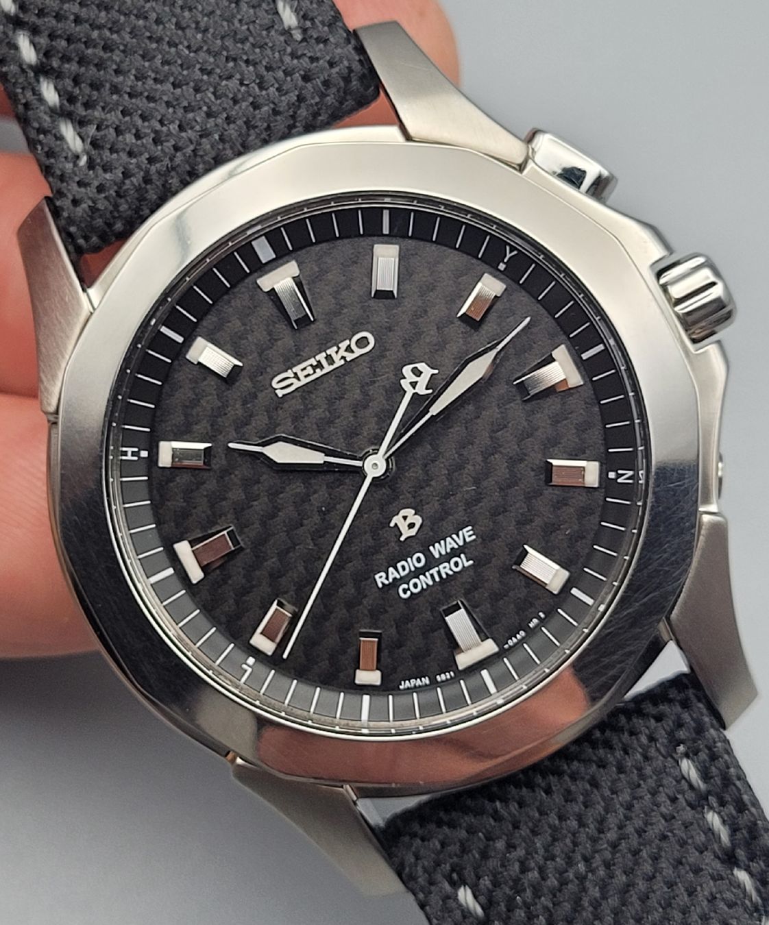 Seiko Uhren: SEIKO BRIGHTZ QUARTZ TITANIUM 40mm 5B21-0AA0  – Gebraucht aus Bern von  1