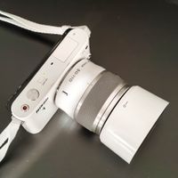 Nikon 1 J1 mit 1 NIKKOR 30–100mm Objektiv – Top Zustand