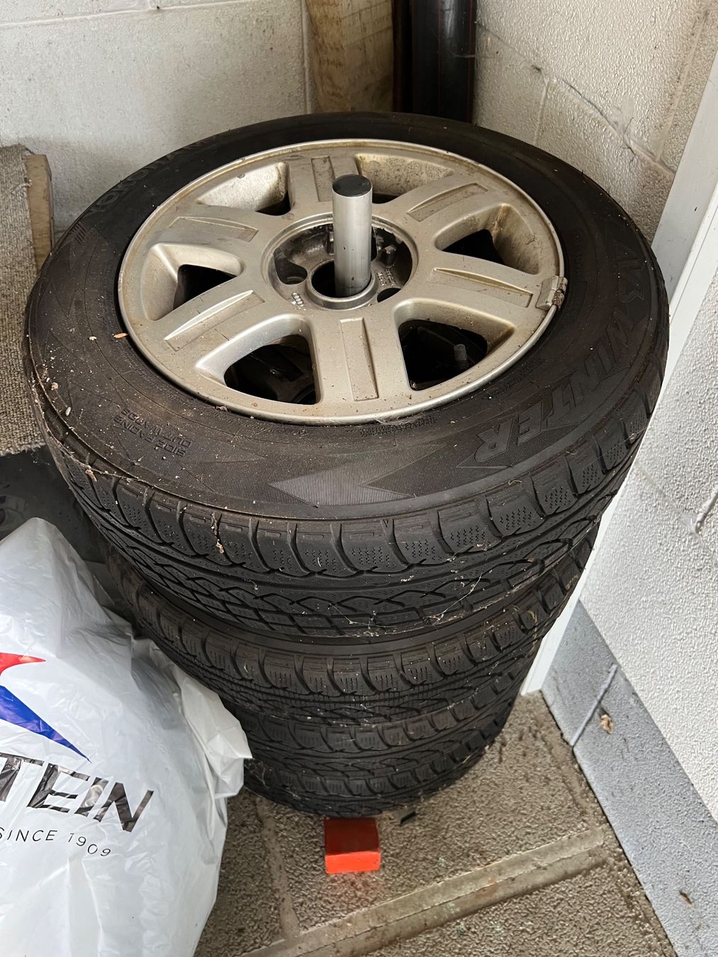 Audi Pneumatici & Ruote complete: Kompletträder / Audi – Usato da aarwangen venduto da Butzi99 1
