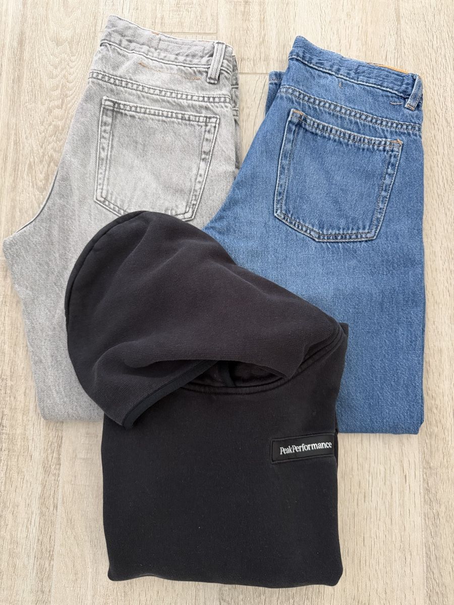 Lotti di vestiti: Jeans e felpa – Nuovo (secondo la descrizione) da Riva San Vitale venduto da anouky01