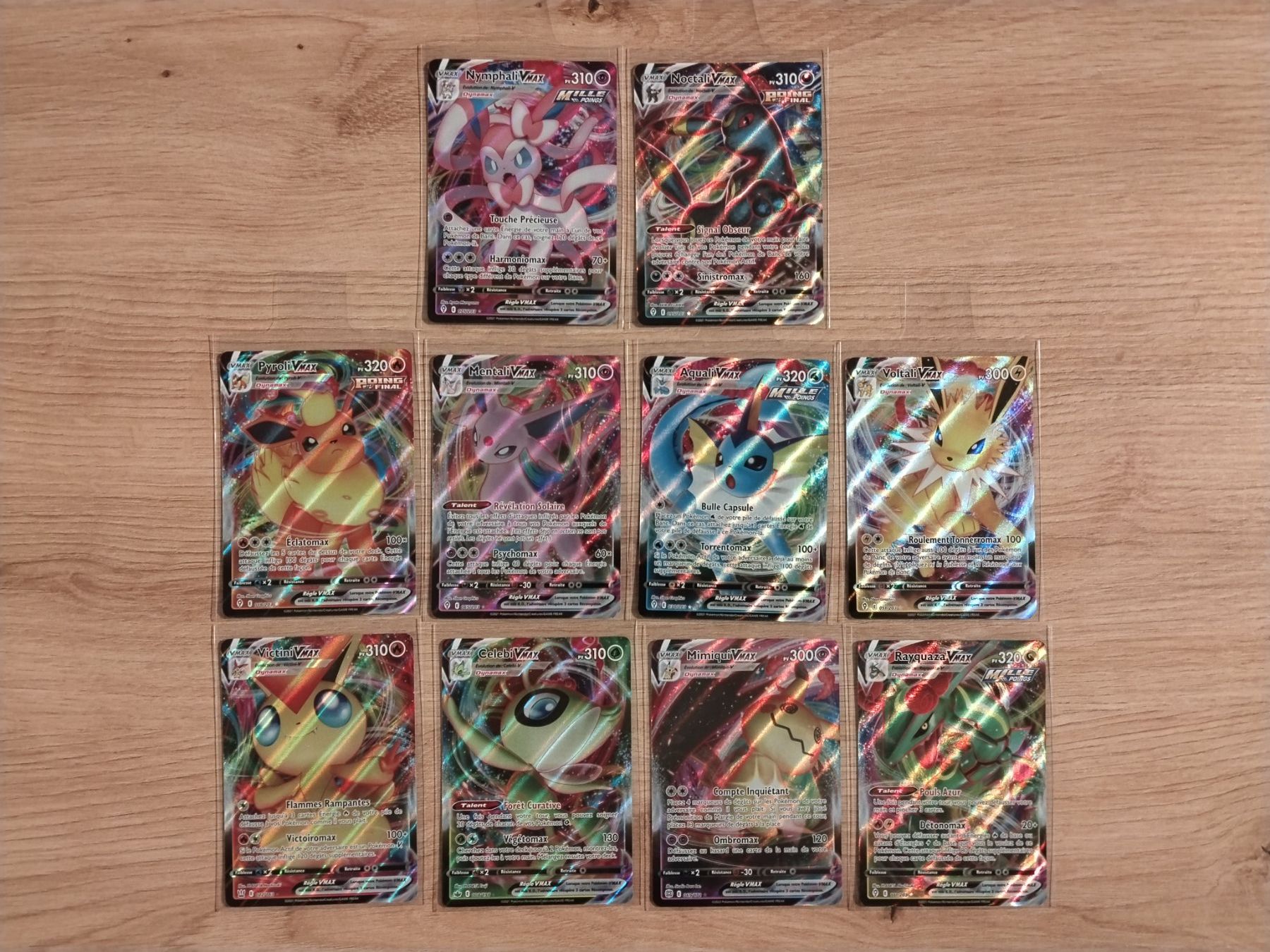 Pokémon Carte collezionabili: Pokémon Evolution Céleste: lot de 10 cartes Vmax FR – Usato da Palézieux-Village venduto da oufoux08