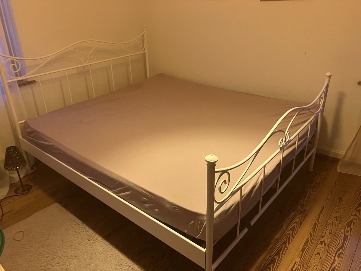 Betten: Weißes Metallbett 160cm /200cm – Gebraucht aus Muttenz von engelshaar01