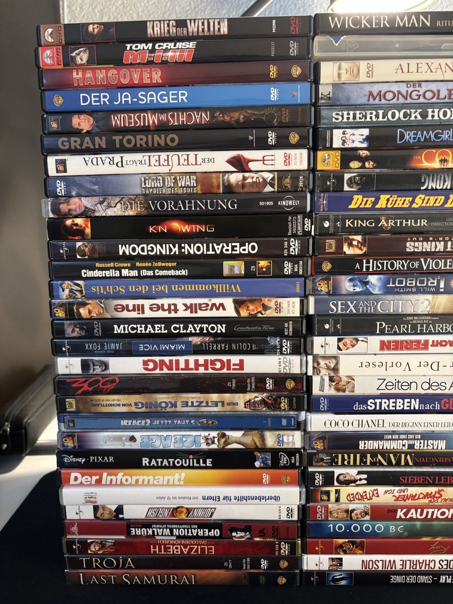 Alle DVDs: AUFLÖSUNG SELTENE BLURAY / DVD / VHS SAMMLUNG – Gebraucht aus Langnau am Albis von CollectingCoRe 2