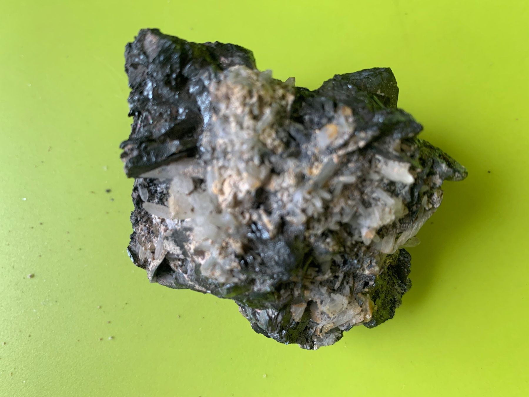 Minerali & Pietre curative: Interessantes Kristall – Usato da Basel venduto da Akinom50 3