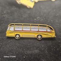Gelber Oldtimer Bus Pin/Anstecker - Seltenes Sammlerstück!