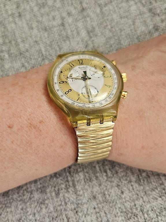 Montres: Swatch "Golden Globe" – D'occasion à Wallisellen par BeautyBee 2