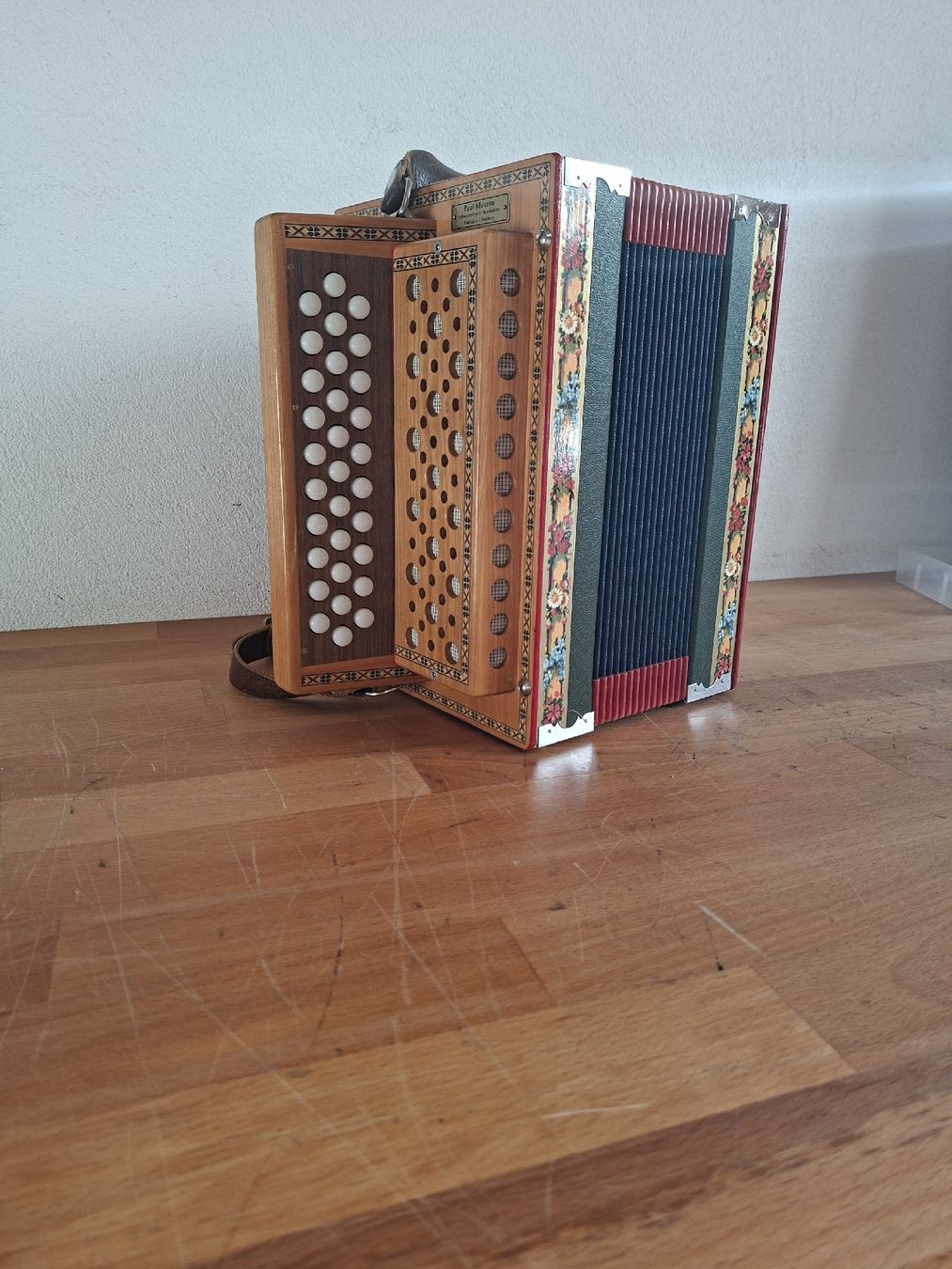 Strumenti musicali: Schwizeröergeli Mauron – Usato da Bütschwil venduto da maelli.