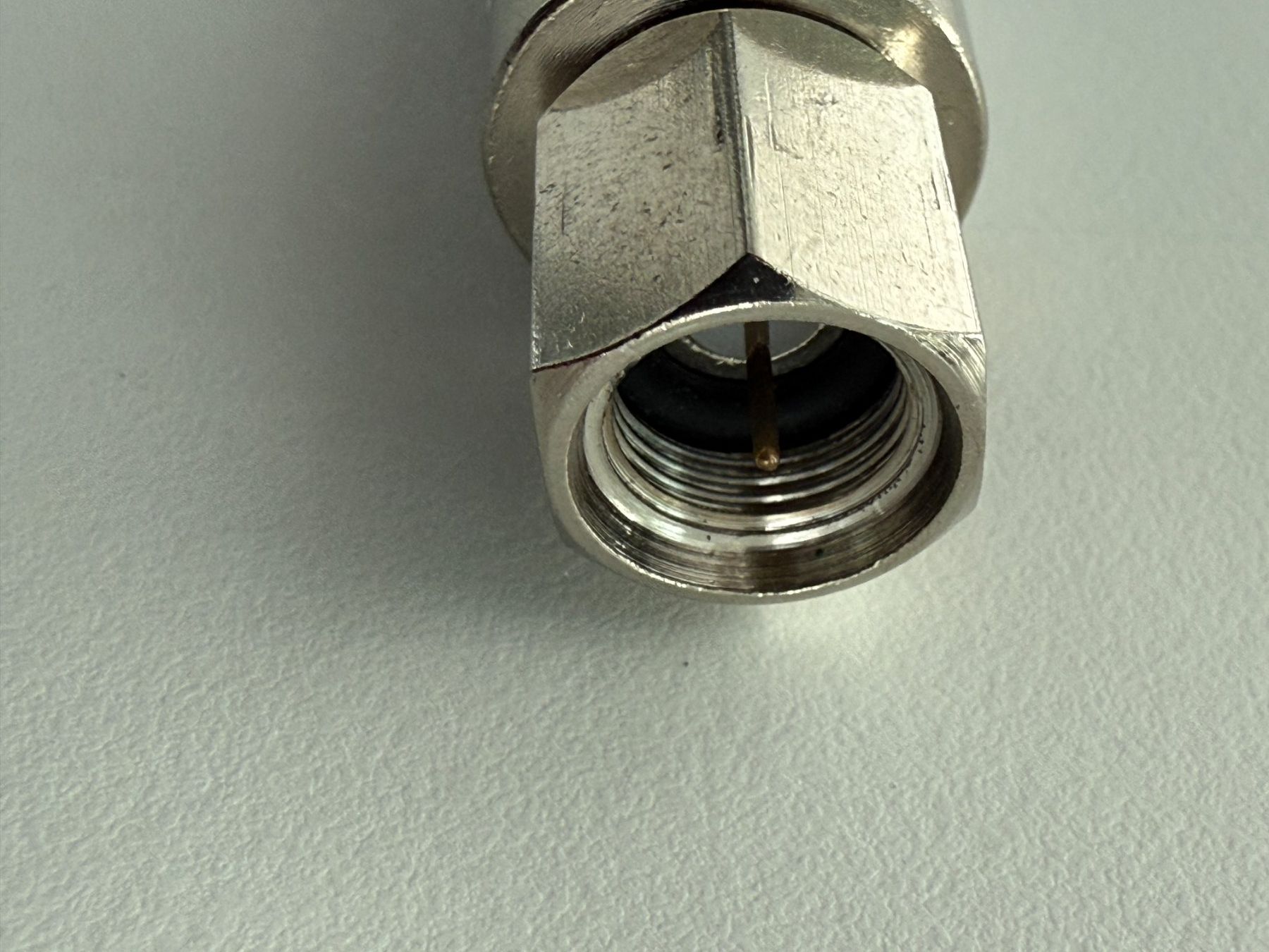 Altro Materiale elettrico: Low-Pass Filter, 4G LTE HF-Filter, LFS-738, Fabrikneu – Nuovo (secondo la descrizione) da Unterengstringen venduto da Tnovus 2