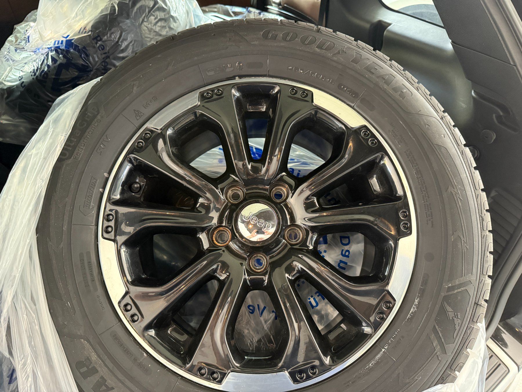Jeep Automobili: Jeep GrandCherokee CRD – Usato da Geroldswil venduto da garagekleinag 8