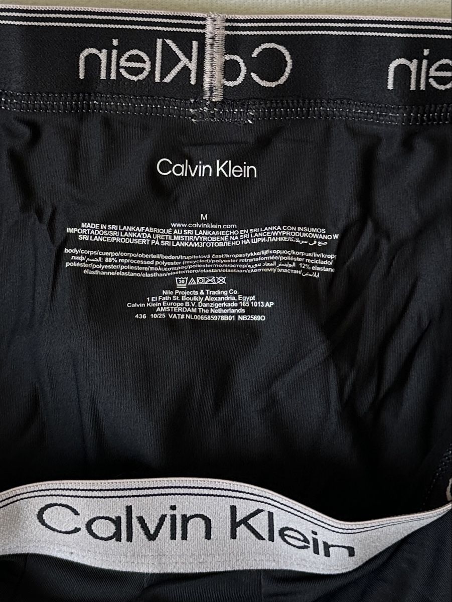 Calvin Klein Pantalons: Calvin klein Shorts Grösse M – Neuf (Voir description) à Maienfeld par tobeyl2020 2