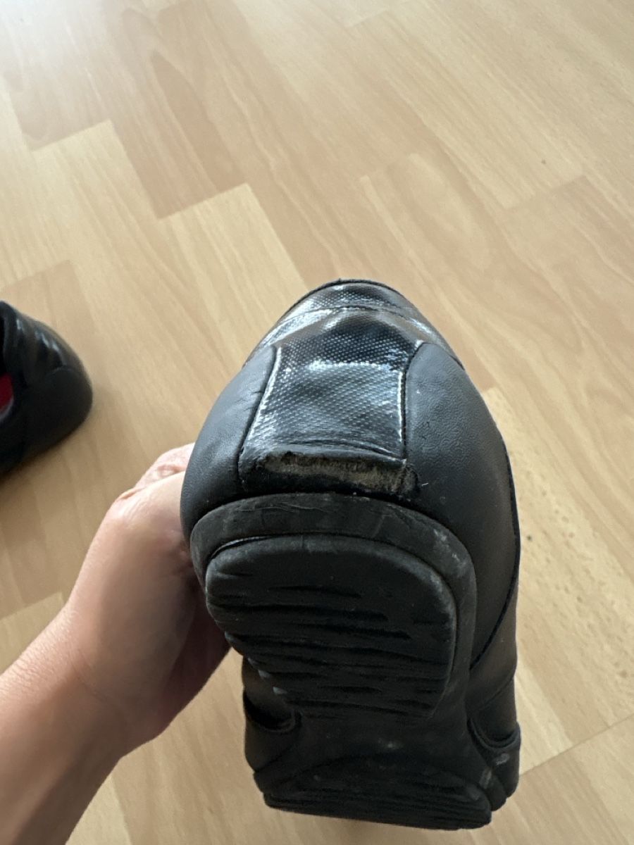 Lacoste Scarpe da uomo: Schwarze Lacoste Schuhe, Grösse 35,5 – Usato da Müntschemier venduto da Karola1986 5
