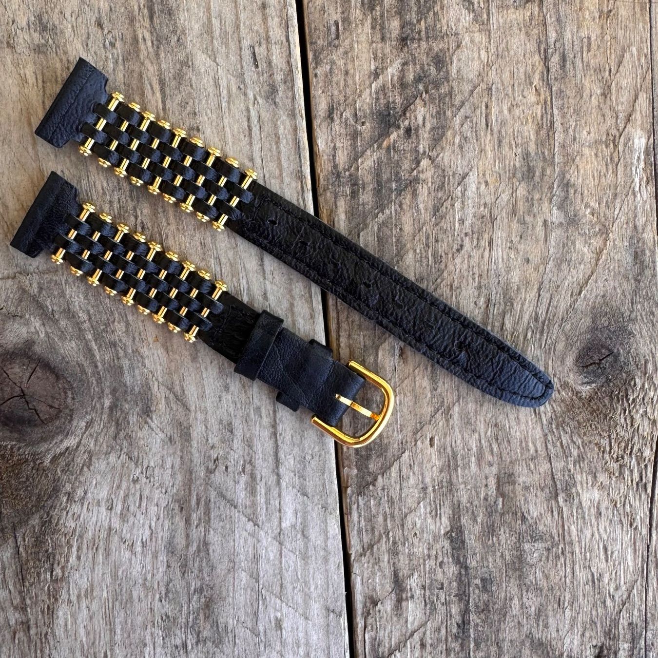 Armbänder & -reifen: Vintage NOS Decorative Leather Watch Strap 20mm – Neu (gemäss Beschreibung) aus Arzier-Le Muids von Avanna