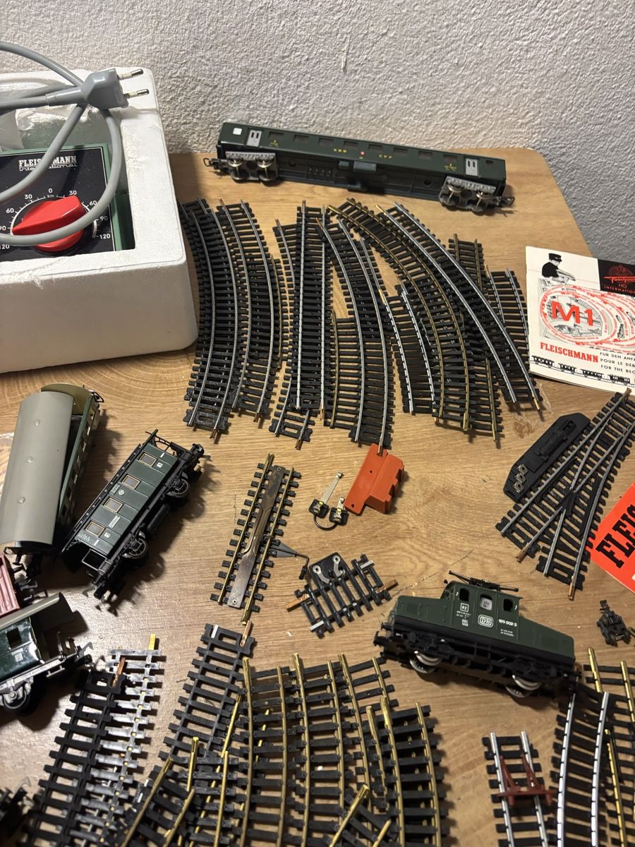 Fleischmann Modellini di ferrovie: Vintage Fleischmann Modelleisenbahn Sammlung – Usato da Orpund venduto da BlackEagel80 2