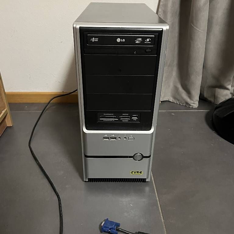 PCs: PC fisso desktop  computer – Gebraucht aus Minusio von son_mrf5