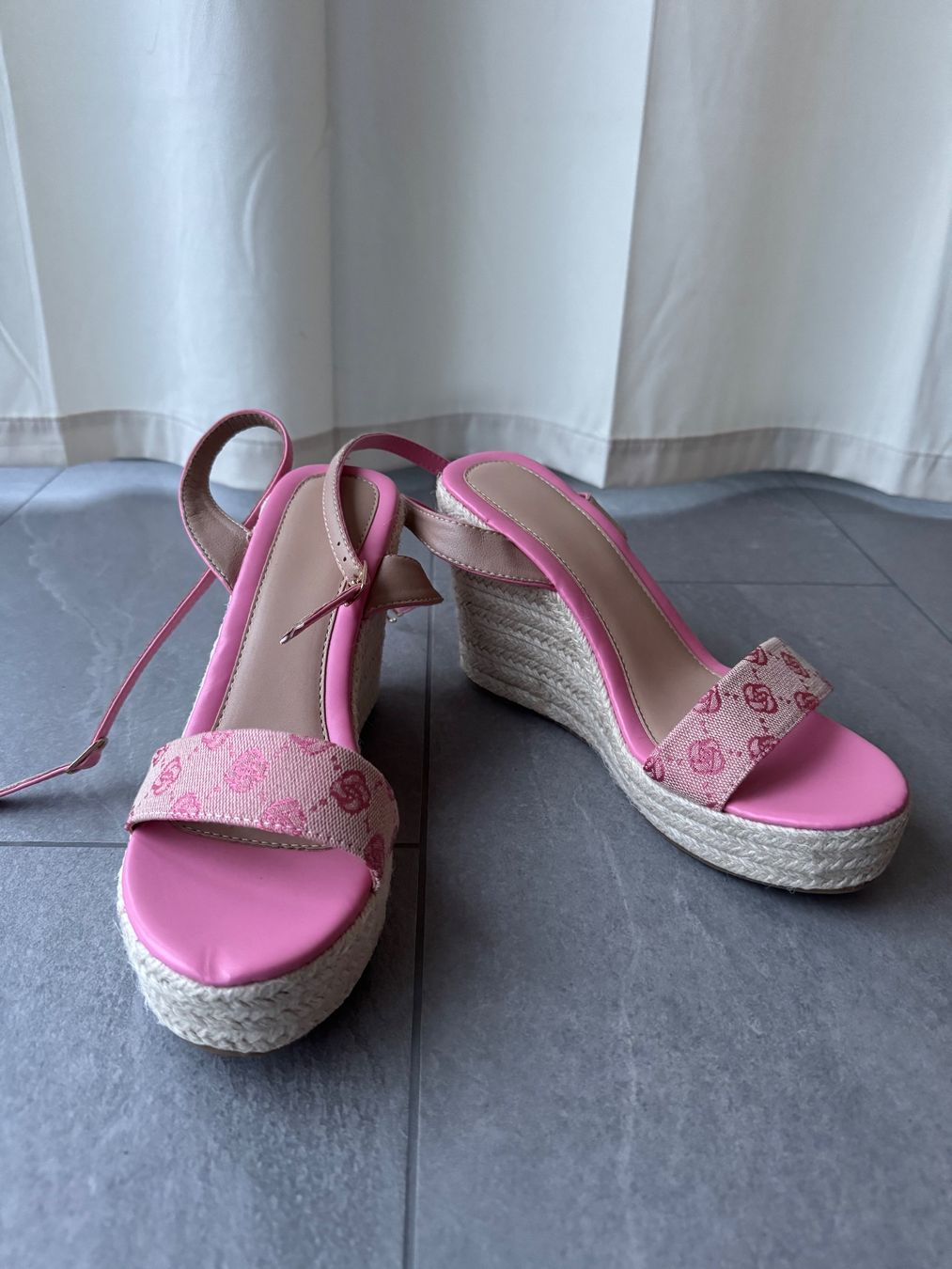Scarpe da donna: Keilabsatz Sandalen, Rosa, Gr. 40 – Usato da Brülisau venduto da san_d8f2