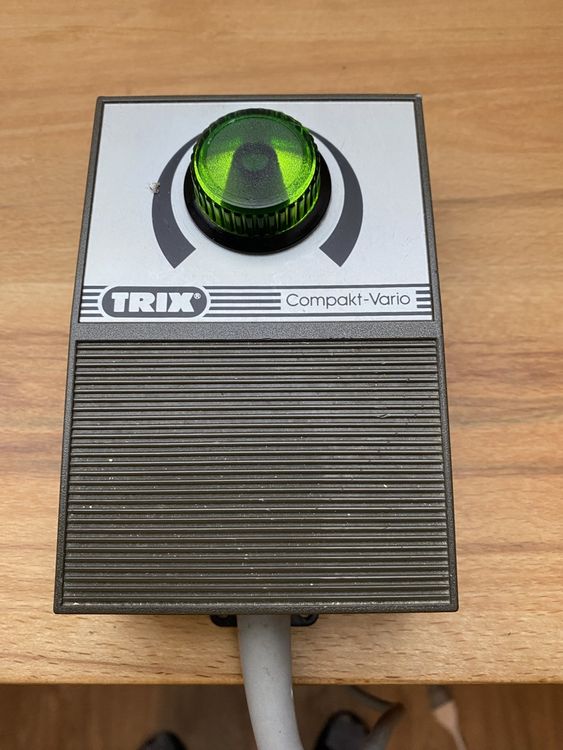 TRIX COMPACT-VARIO Netzteil – 240V Auf 12V DC 1A  Produktbild-Vorschau 3