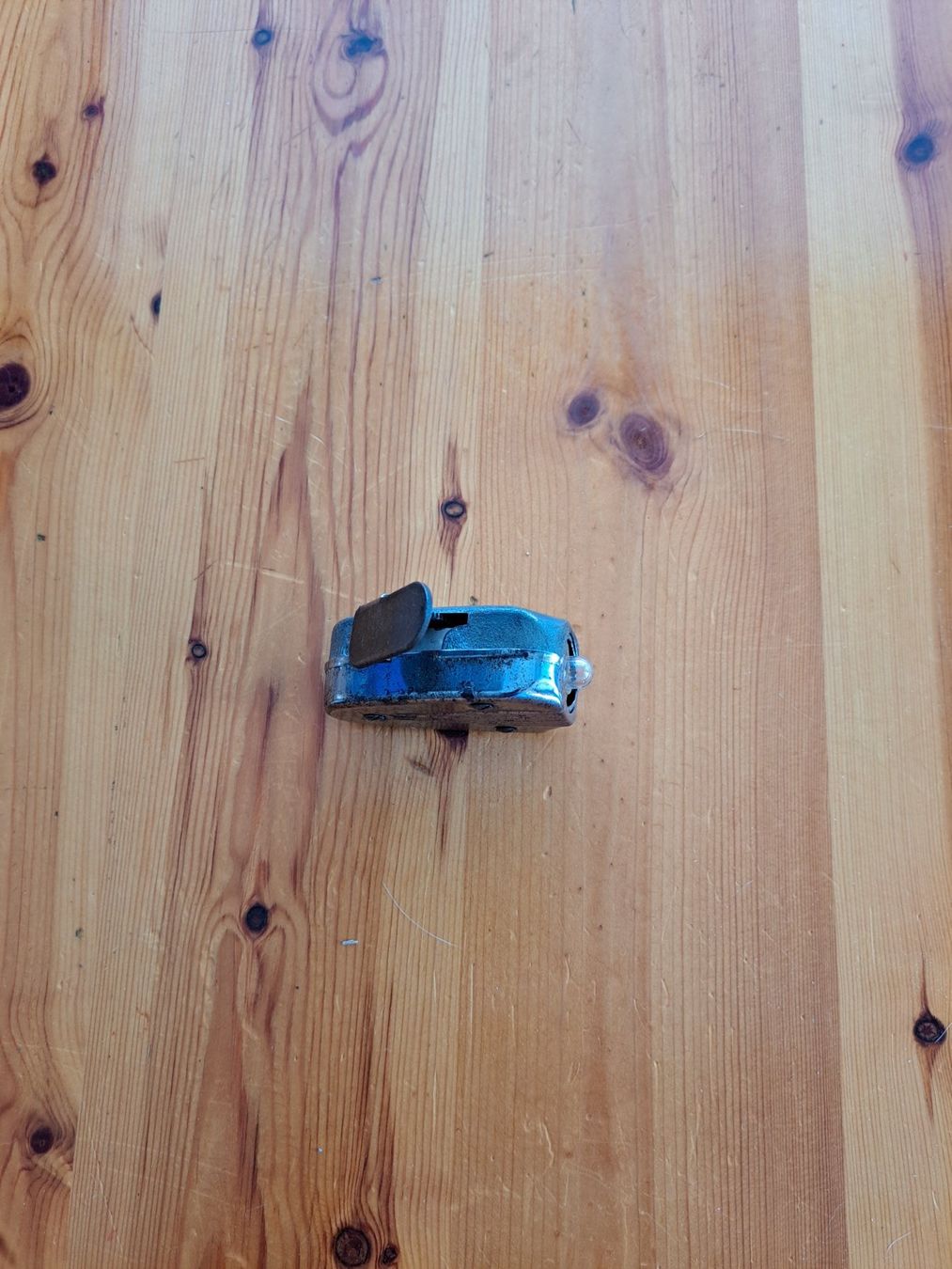 Lampade: Lampe a friction ww2 – Usato da La Chaux-de-Fonds venduto da popignol 2