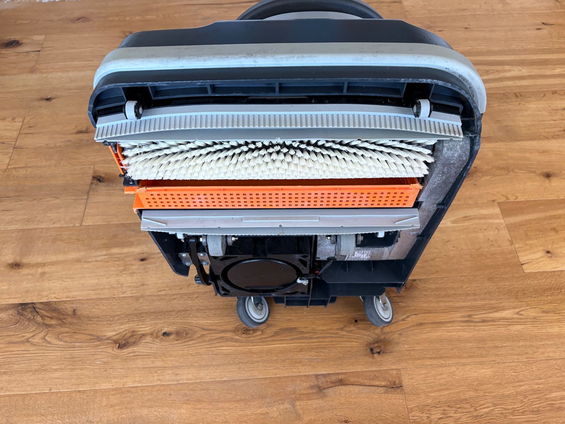 Nilfisk Tutte le macchine: Nilfisk SC 250, Scrubtec 334, Industrie Scheuersaugmaschine. – Usato da Grenchen venduto da sigi-f. 6