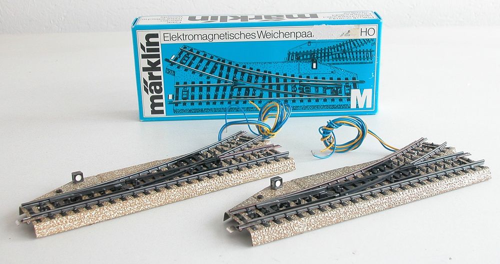 Märklin M-Gleis 2 Weichen Links 5202 Spur H0 (Gebraucht) In Oberwil BL Für CHF 20 - Mit