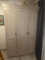 Schrank 3-türig weiss Landhausstil vintage gut erhalten