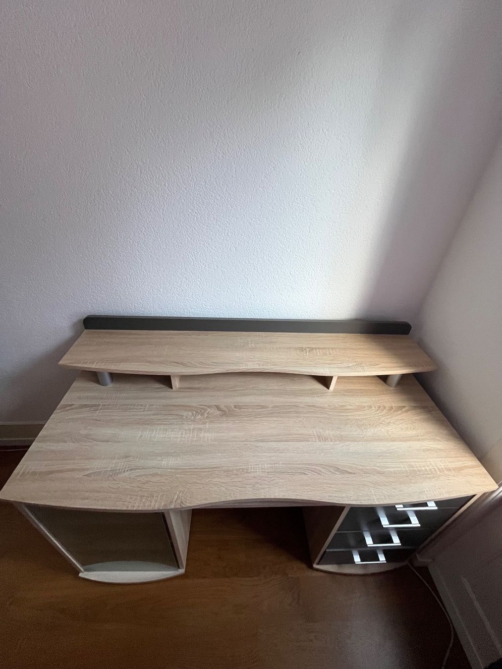 Conforama Scrivanie: Schreibtisch aus Holz – Usato da Biel/Bienne venduto da ale_v5k7 2