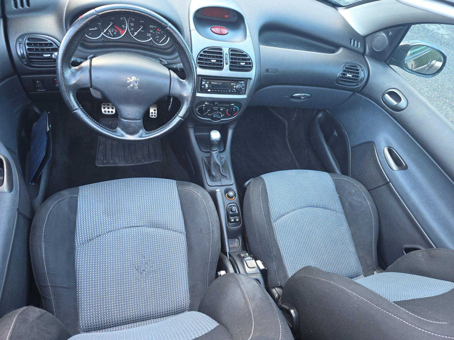 Peugeot Automobili: Peugeot 206 cc cabrio 1.6 – Usato da Inwil venduto da tutu2012 7