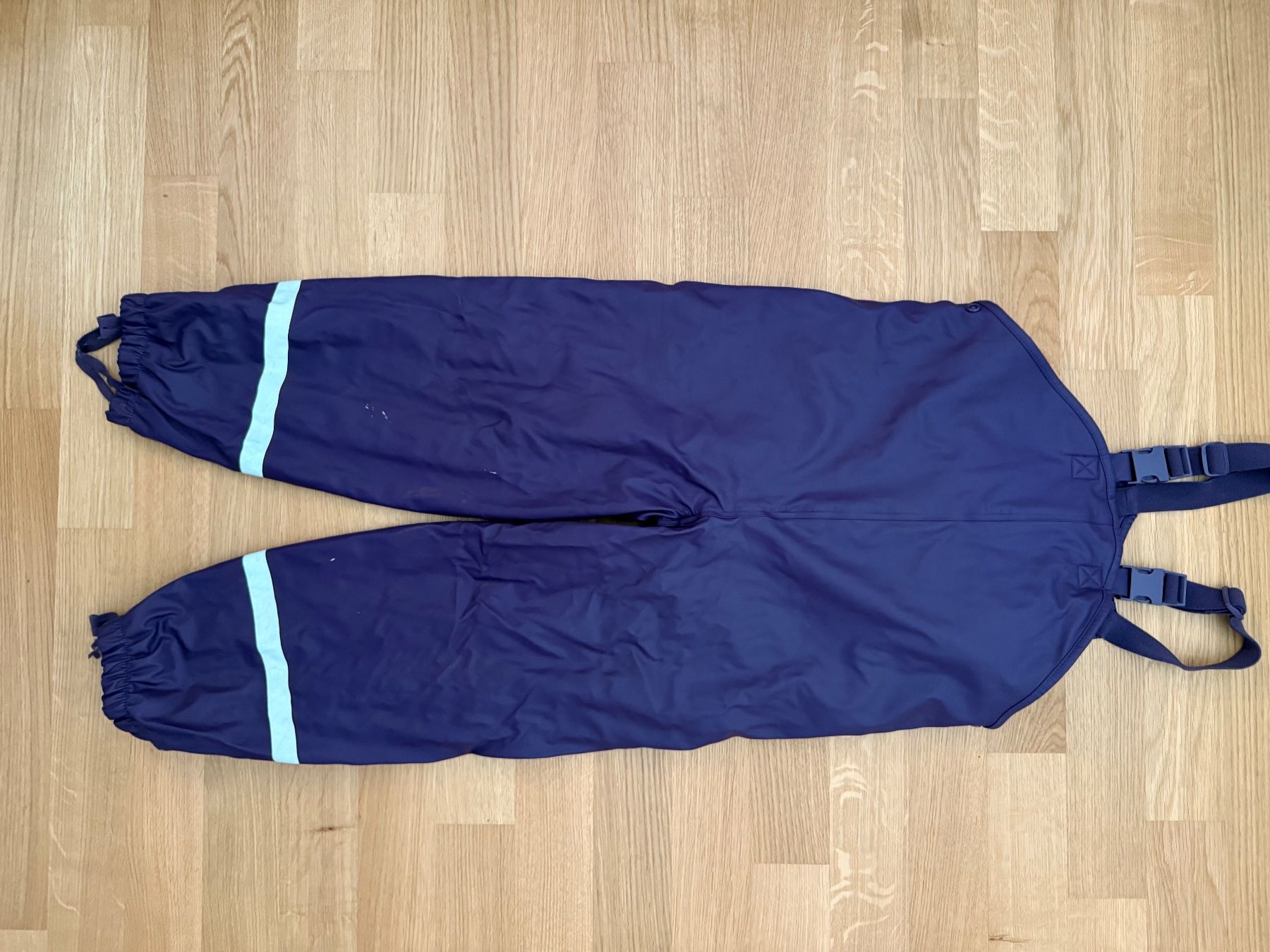 Pantalons: Violette Matschhose Gr 122 – D'occasion à Hünibach par rotestandem01