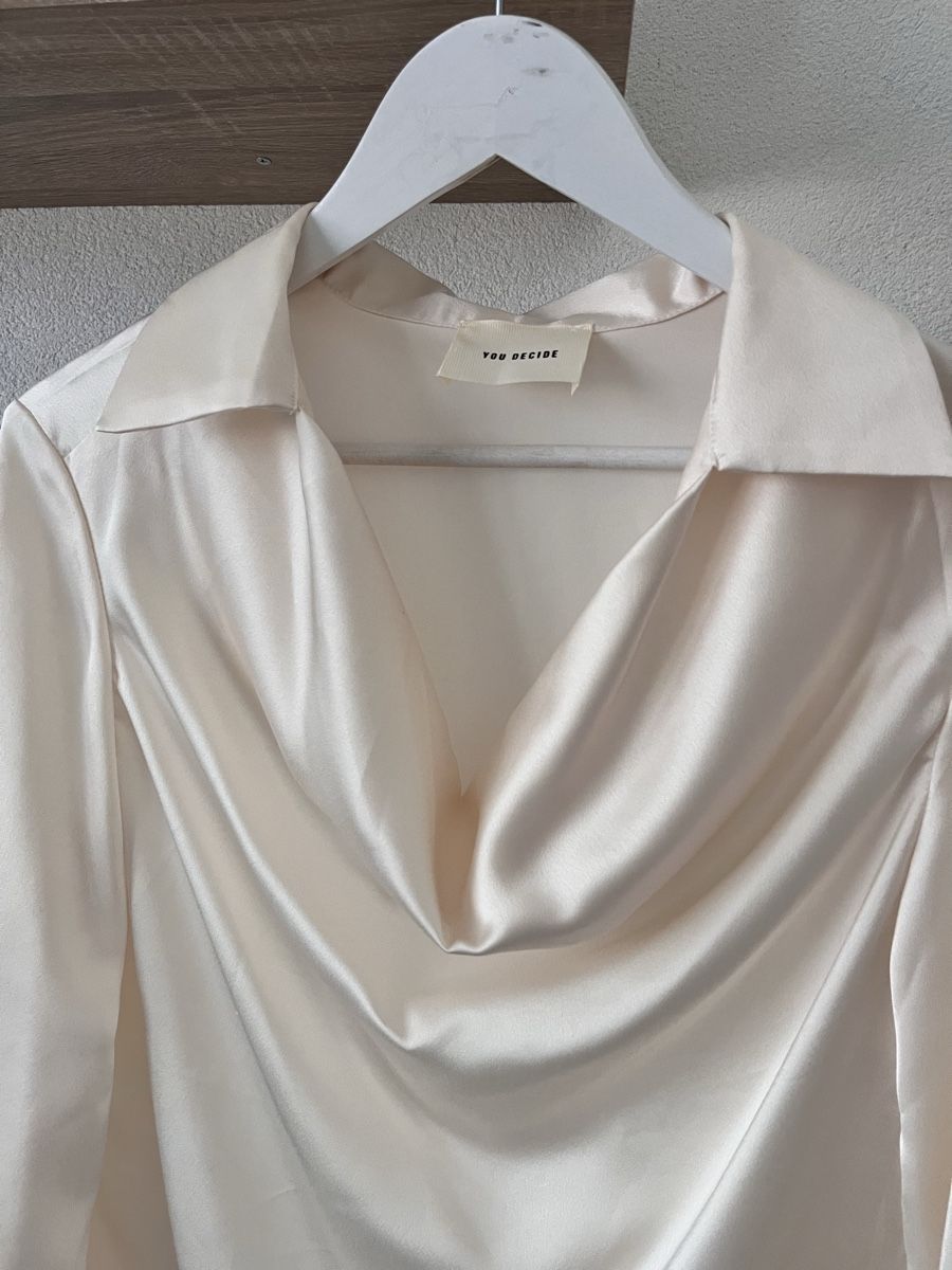 Blusen: Blouse élégante satinée - taille S - couleur champagne – Neu (gemäss Beschreibung) aus Vionnaz von ele_75nv 1